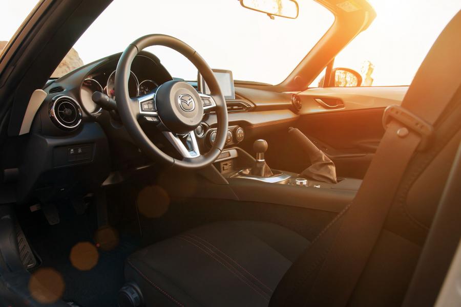  Mazda MX-5 Miata Club 2015 года  (фото 5 из 31)